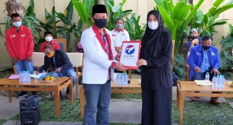 Ipuk - Sugirah Perkuat Konsolidasi Dengan Aliansi Partai Non Parlemen