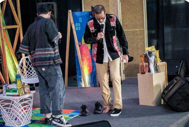 Sandiaga Salahuddin Uno mengapresiasi inovasi sepatu dari barang bekas