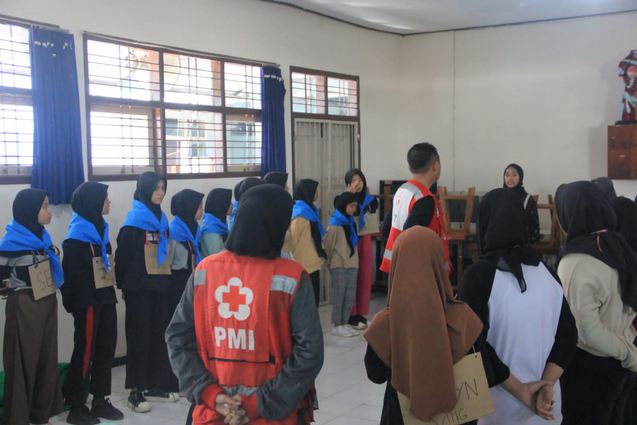 tim persiapan event palang merah, PMR Madya SMP Neger 1 Ajung