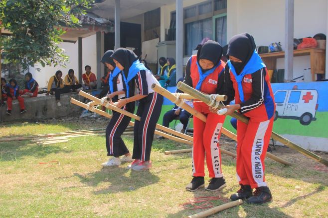 Lomba Cerdas Cermat dan Tandu Darurat untuk Kategori PMR Madya dan umum