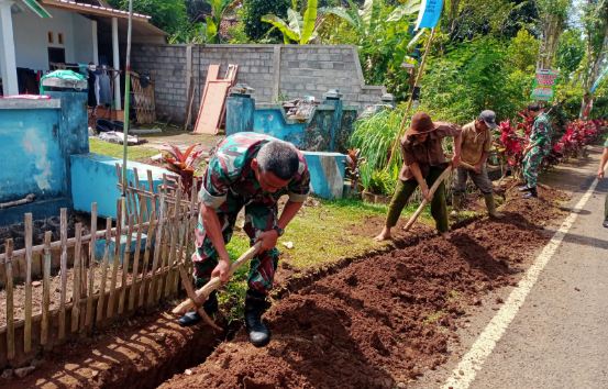 Personel TNI Koramil Gucialit