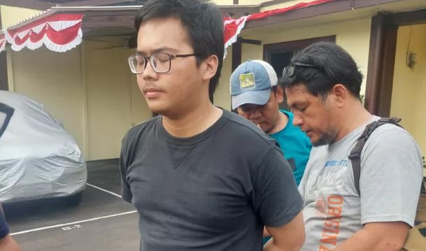 pelaku pembunuhan mahasiswa UI