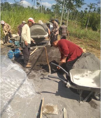 Haji Sari, Kepemimpinan yang Santun, Bijak, dan Sukses Membangun Desa Tunjung