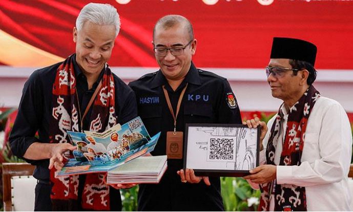 Ganjar Pranowo dan Mahfud Md Resmi Daftar Calon Presiden dan Wakil Presiden di KPU