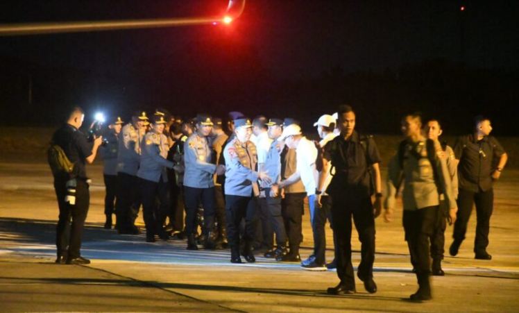 Kedatangan Kapolri Listyo Sigit Prabowo Disambut Hangat Forkopimda Banyuwangi di Bandara Blimbingsari