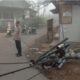 Tiang Listrik PLN Roboh, Dua Desa di Jember Mengalami Pemadaman dan Gangguan Lalu Lintas