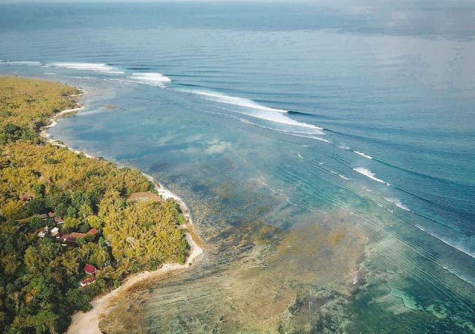keindahan alam di pantai Plengkung (G-Land)