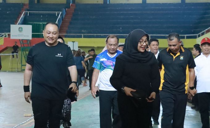 Polresta Banyuwangi Gelar Olahraga Bersama Forkopimda di GOR Tawangalun