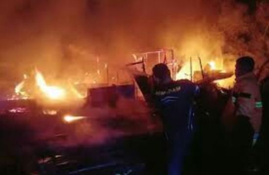 Satu Unit Rumah di Desa Barusjulu Habis Ditelan Sijago Merah