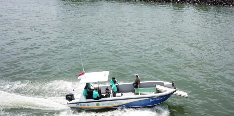 UNIBA Bersama BBS hadirkanTrash skimmer boat