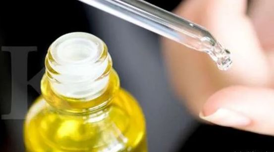 Glycolic acid adalah asam alami yang ditemukan dalam tebu