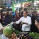Presiden RI Sempatkan Belanja di Pasar Buah Berastagi