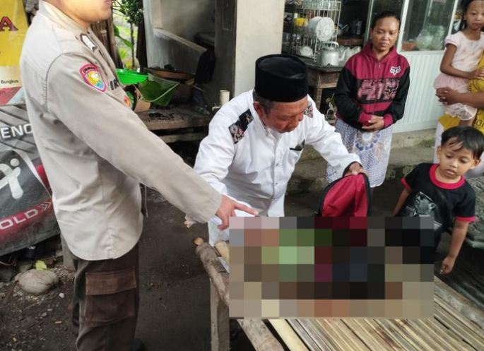 Bayi Laki-laki Dibuang di Dusun Gepuro, Ditemukan dalam Ransel Berdarah