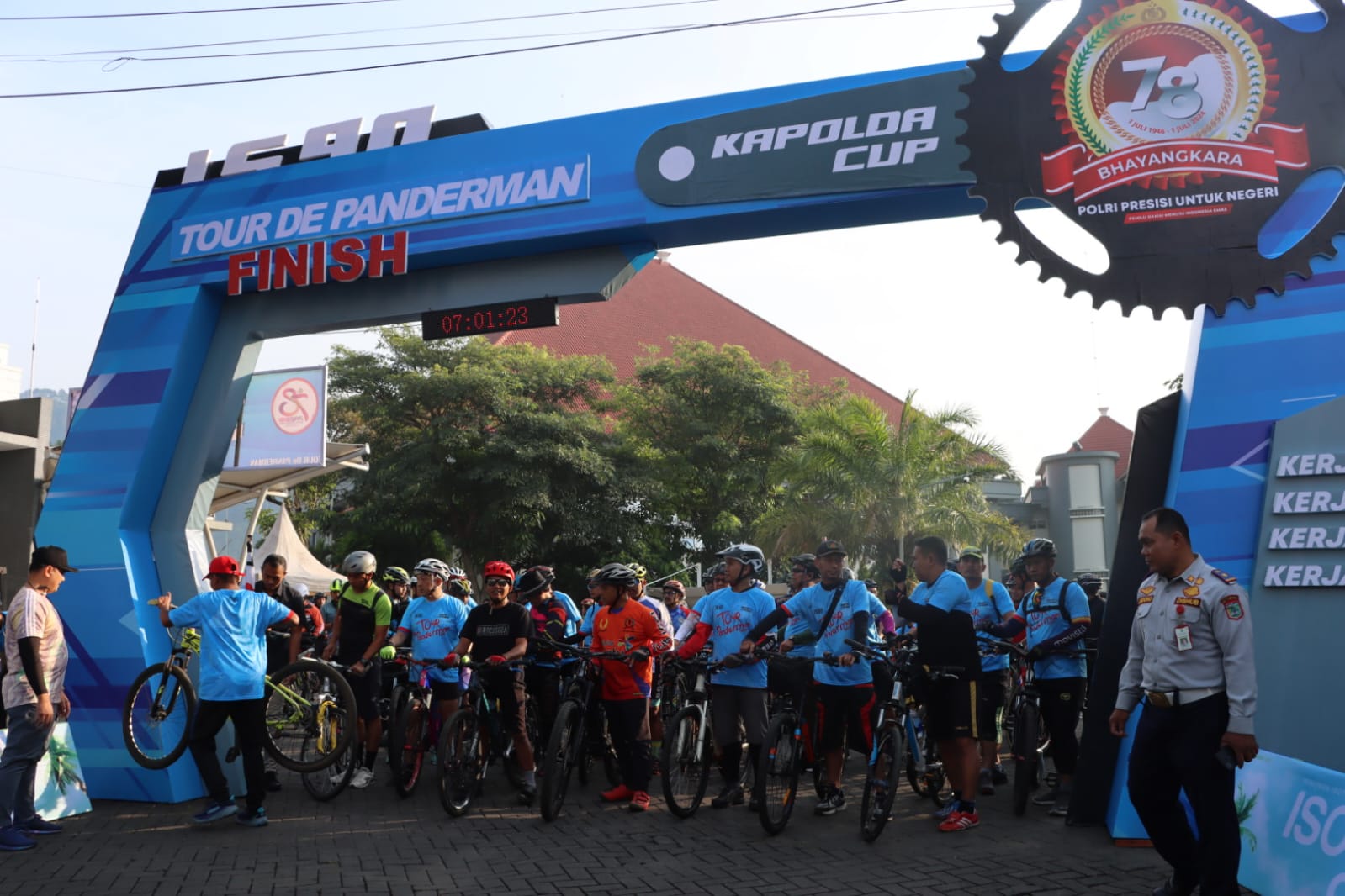Peringati HUT Bhayangkara Ke-78, Pj Wali Kota Batu Apresiasi Tour Panderman