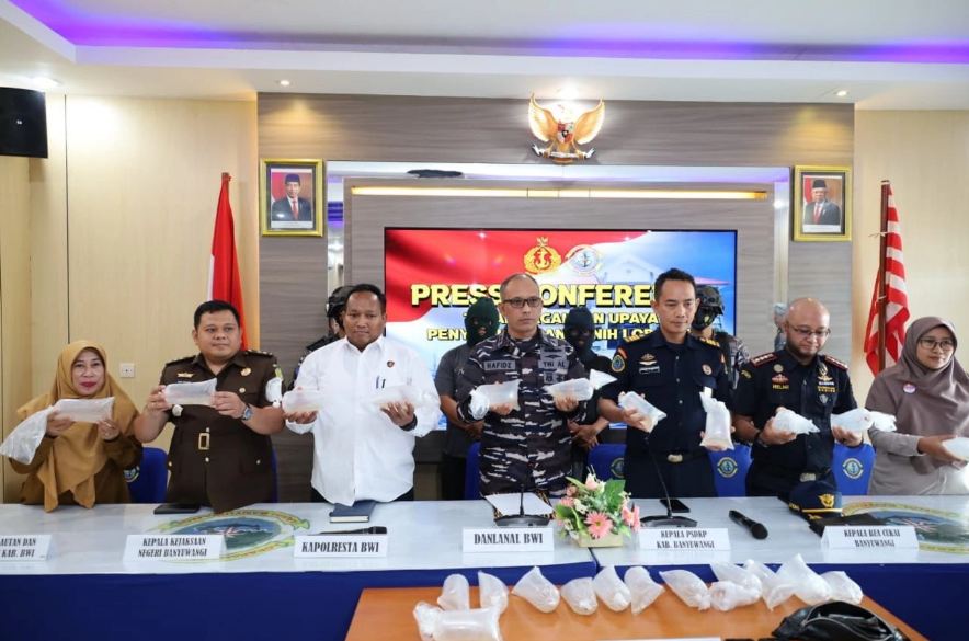 TNI AL Berhasil Gagalkan Penyelundupan Benih Lobster di Banyuwangi