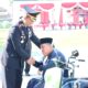 Polres Lumajang Berikan Kursi Roda untuk Purnawirawan Polri di HUT Bhayangkara Ke-78