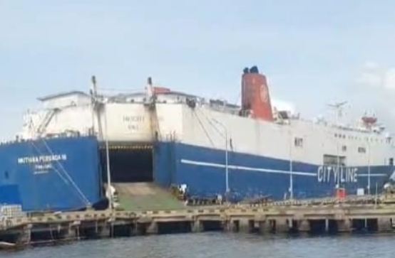 Kemacetan Parah di Pelabuhan Tanjungwangi Banyuwangi Akibat Kapal Tidak Bisa Mengisi BBM