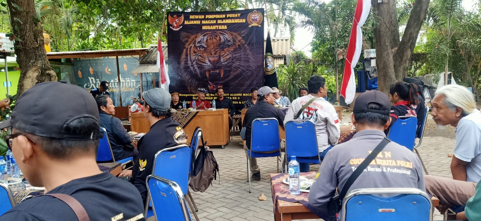 Aliansi Macam Blambangan Nusantara Gelar Peringatan HUT ke-3 dan HUT RI ke-79 di Pantai Cacalan