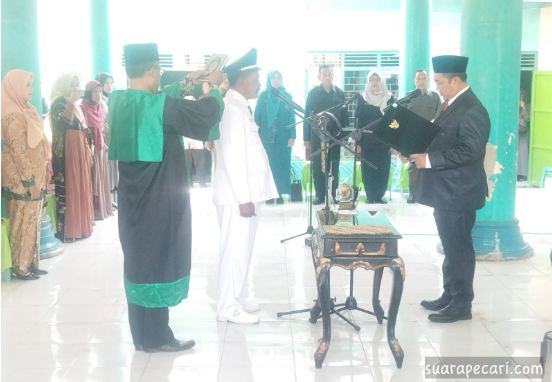 PJ Bupati Jombang Lantik Kepala Desa Antar Waktu Desa Trawasan