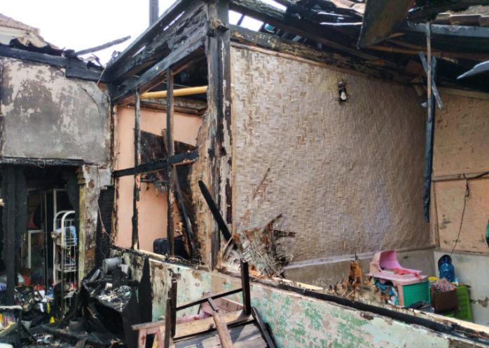 Dua Rumah di Genteng Kulon Banyuwangi Terbakar, Diduga Akibat Korsleting Listrik