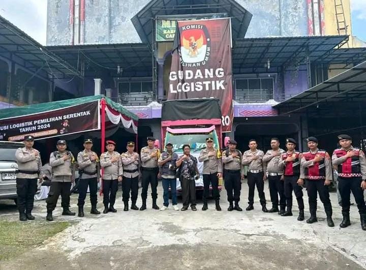 Distribusi Logistik Pilkada 2024 di Tanah Karo Mendapat Pengawalan Ketat Dari Polsek Setempat