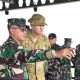 Komandan Kodiklatal Tinjau Gladi Serbuan Operasi Amfibi dalam Latihan Gabungan KERIS WOOMERA 2024 di Situbondo