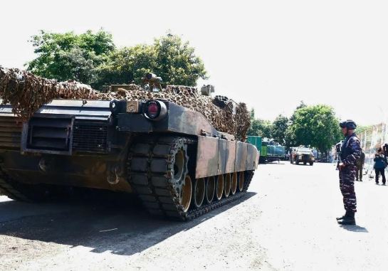 Lanal Banyuwangi Amankan Embarkasi Alutsista Australia di Tanjung Wangi