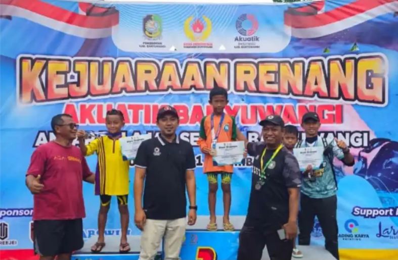31 Medali Kejurkab Akuatik Banyuwangi 2024 Diborong Sritanjung Swimming Club (SSC)