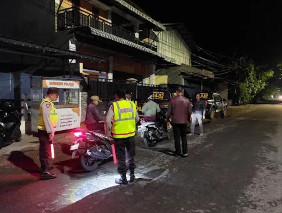 Patroli Nganjuk menggunakan metode Stop, Riksa, Edukasi, dan Geledah