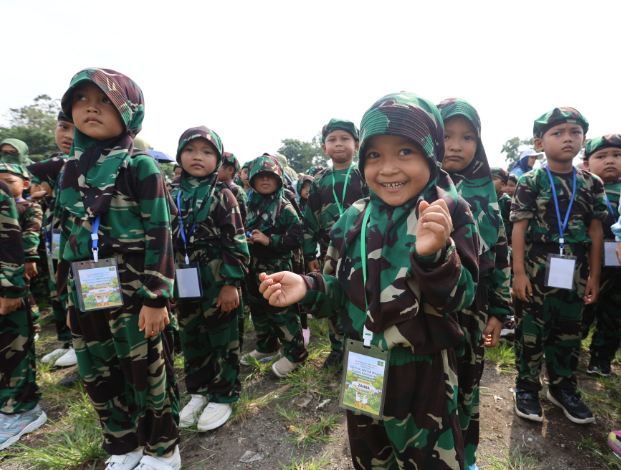 Senam Bersama 5000 Siswa PAUD Meriahkan Peringatan Harlah NU ke-101 di Banyuwangi