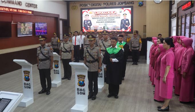 Polres Jombang Sertijab Wakapolres dan Kapolsek