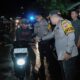 Kapolres Jombang Pimpin Patroli Malam, Bagikan Sahur Gratis