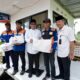 Pemkab Banyuwangi Bagikan Sembako untuk Penjaga Perlintasan Kereta Api