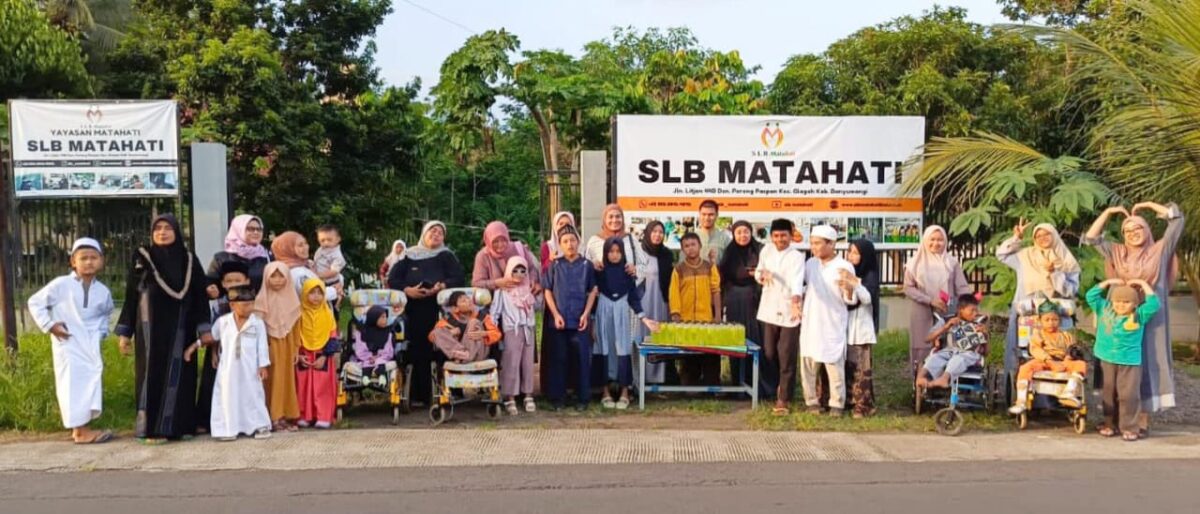 SLB Matahati Banyuwangi Bagikan Takjil dan Buka Bersama di Bulan Ramadhan