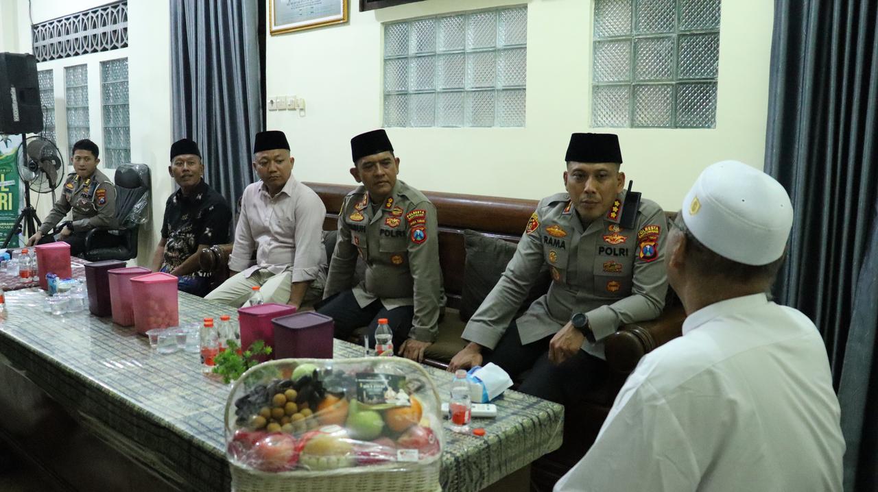 Kapolresta Banyuwangi Kunjungi Sejumlah Pesantren