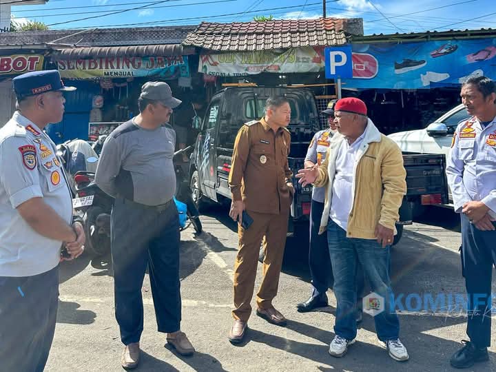 Wabup Karo Tinjau Uji Coba Rekayasa Lalu Lintas dan Sistem Parkir di Kabanjahe