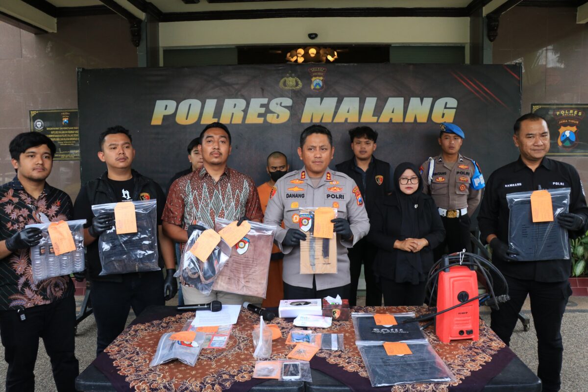 Konferensi Pers Polres Malang, kasus Cekcok Rebutan Toilet Berujung Maut