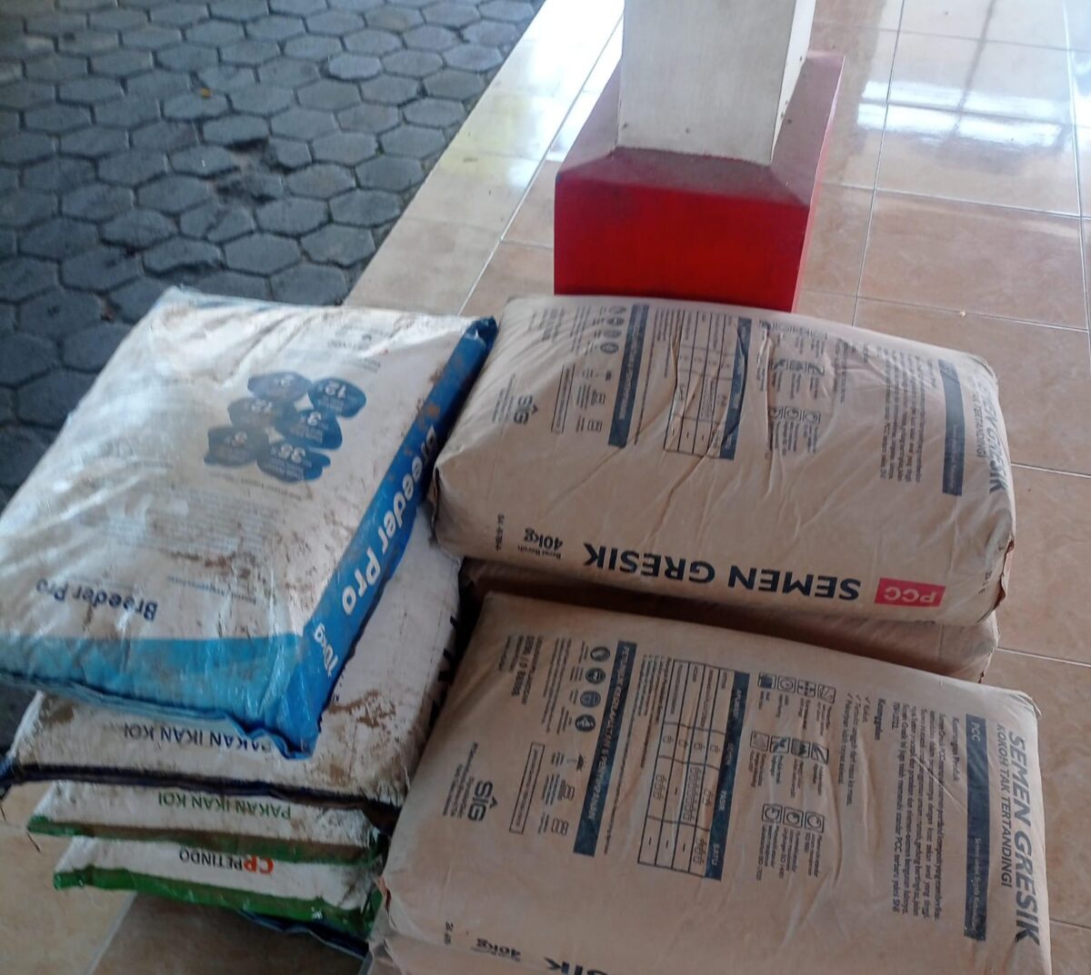 bahan bangunan yang digunakan, semen dan fly ash