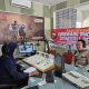 Kanit Kamsel Satlantas Polres Pamekasan, Ipda Yoni Evan Pratama, dialog interaktif di Radio Karimata FM