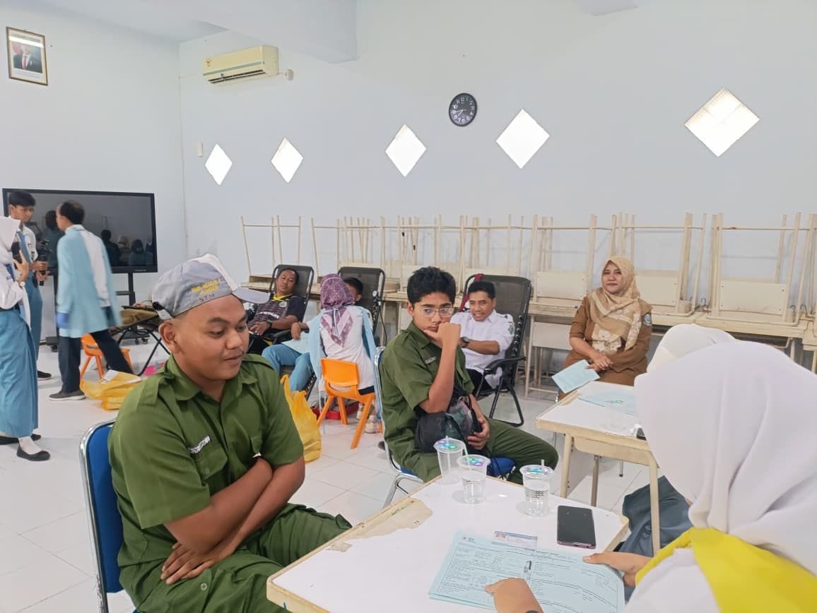 PMR SMKN 2 Jember Kembali Gelar Donor Darah Rutin