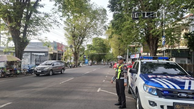 Patroli Satlantas Lumajang di Akhir Pekan, Fokus Cegah Balap Liar