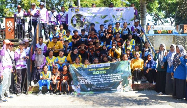 Program Sekardadu Siswa Bangorejo Belajar Rawat Sungai