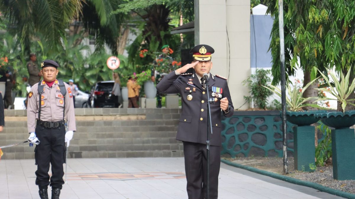 Kapolresta Banyuwangi Pimpin Peringatan Hari Pahlawan 2025