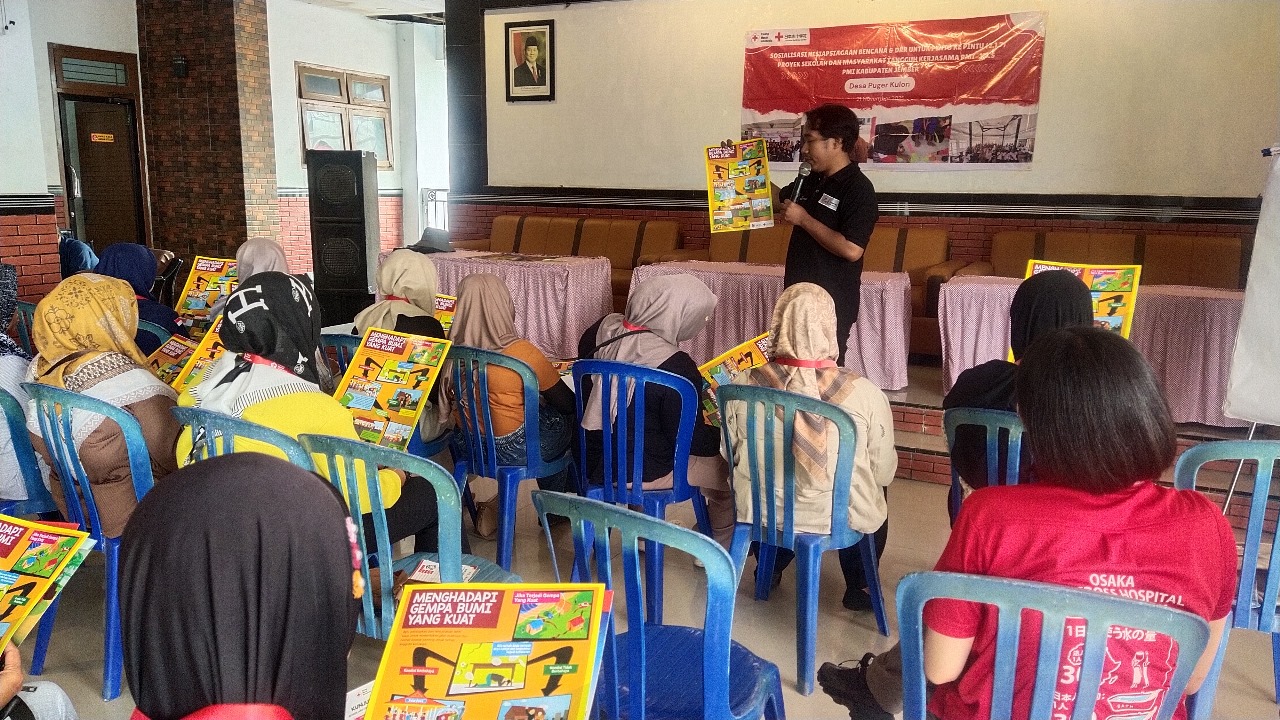 PMI dan JRCS Sosialisasikan Kesiapsiagaan Tsunami kepada Warga Puger Kulon