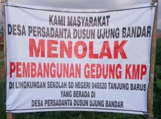 Warga Menolak Pembangunan Gedung KMP di Lapangan SDN 040520 Tanjung Barus