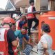 PMI Jember Distribusikan Air Bersih untuk Korban Banjir di Rambipuji