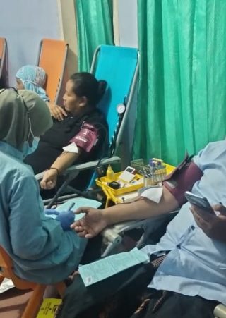 Warga Pinus Raya Sukowono Jember Donor Darah di Bulan Ramadan