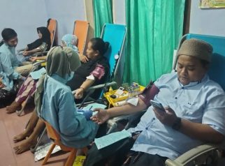 Warga Pinus Raya Sukowono Jember Donor Darah di Bulan Ramadan