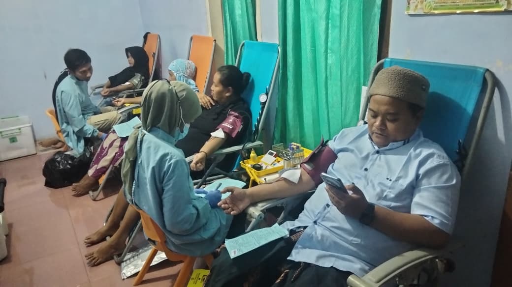 Warga Pinus Raya Sukowono Jember Donor Darah di Bulan Ramadan
