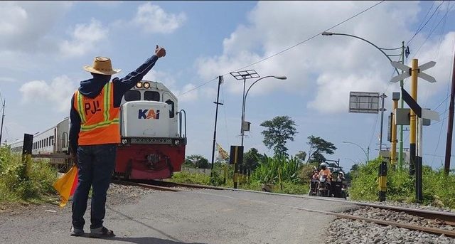 KAI Daop 9 Perkuat Pengamanan Jalur Perlintasan Kereta Api di Banyuwangi